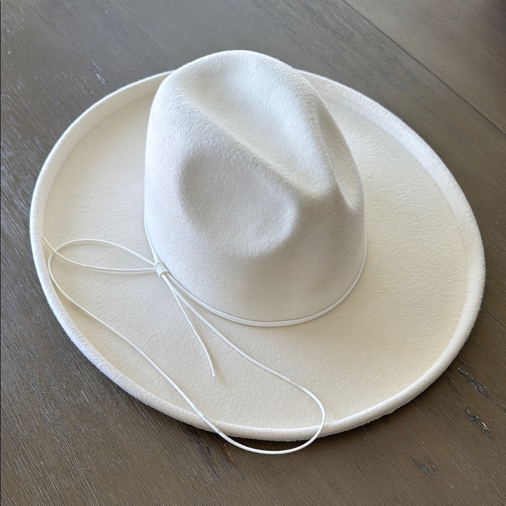 ANNA & AVA Ivory Felt Western Hat With String Trim